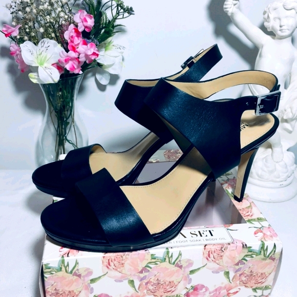 Michael Kors Shoes - Michael kors.  Super soft, comfortable.  Shoes .Ex